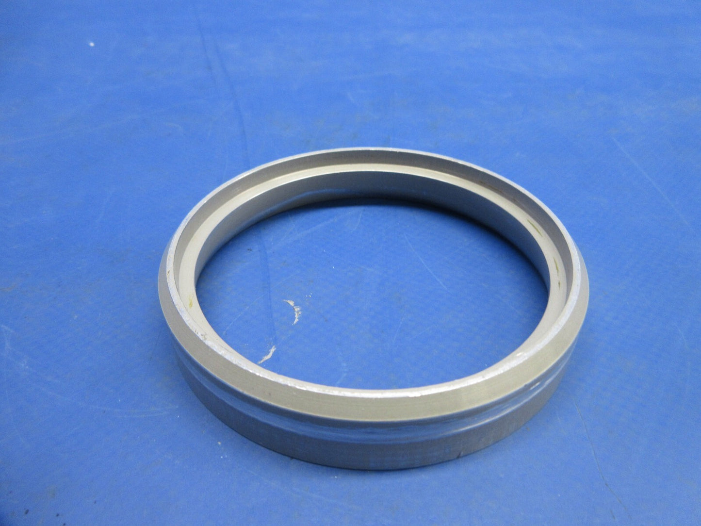 Bell 47J-2 Main Rotor Blade Grip Bearing Ring P/N 47-120182-1 (1124-898)2
