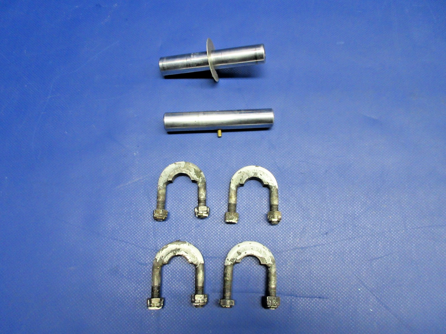 Cessna 310 / 310I Main Gear Shaft & Clamp Set P/N 0894000-9 (0326-890)1