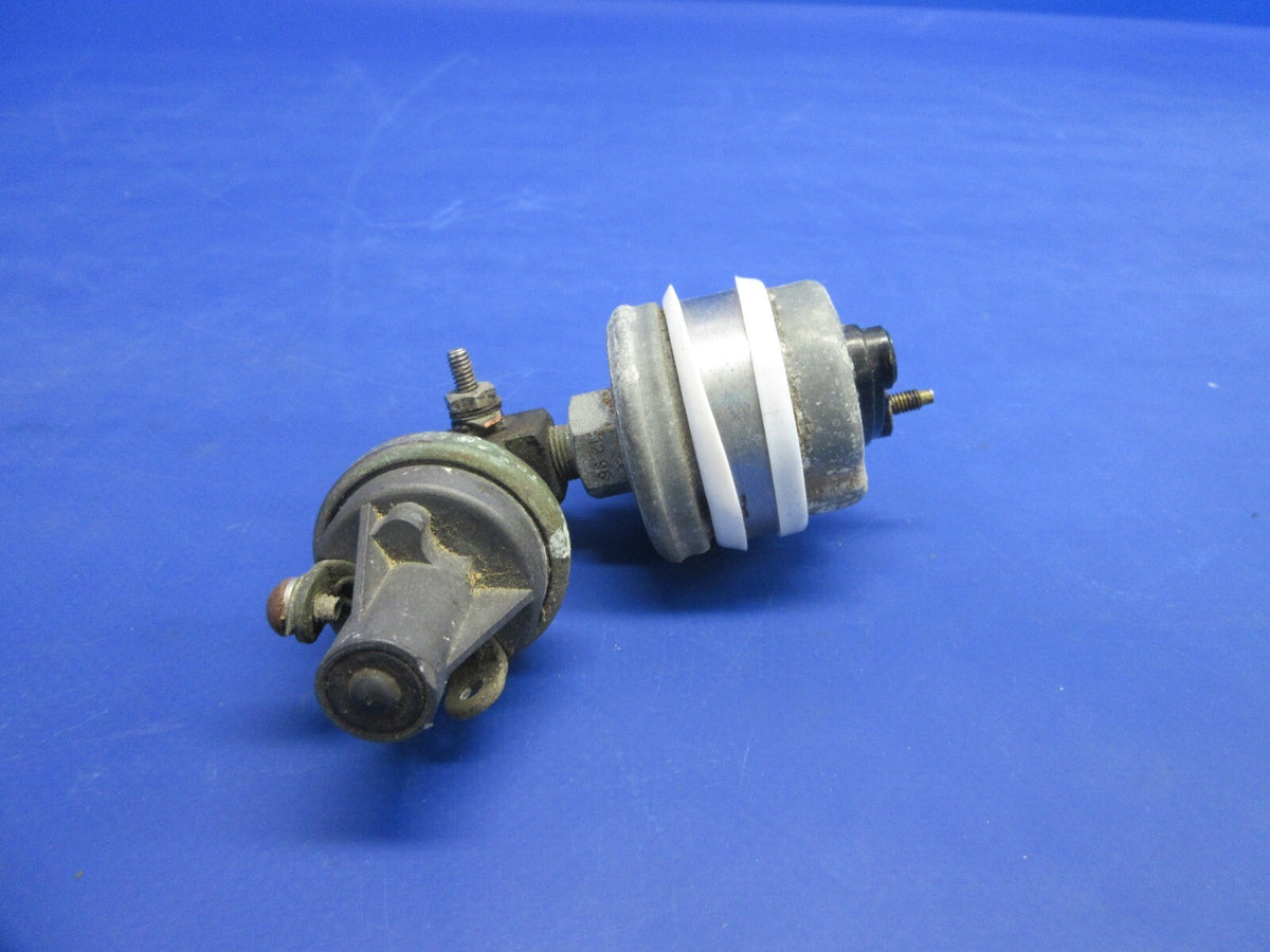 Piper PA-38-112 Tomahawk Fuel Pressure Transducer P/N 486-439 (0525-827)0