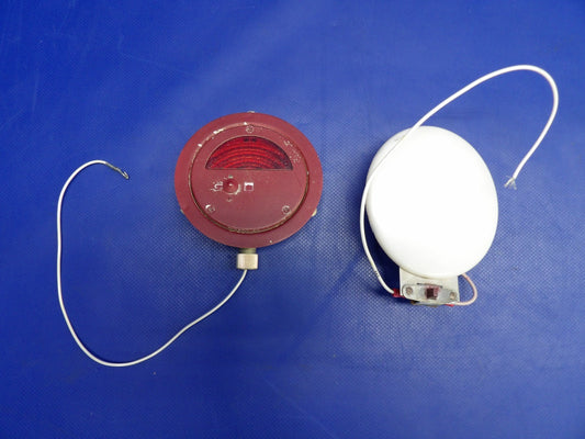 Piper Cherokee Dome Light Reflector & Panel Light P/N 572-582 TESTED (0626-1426)0