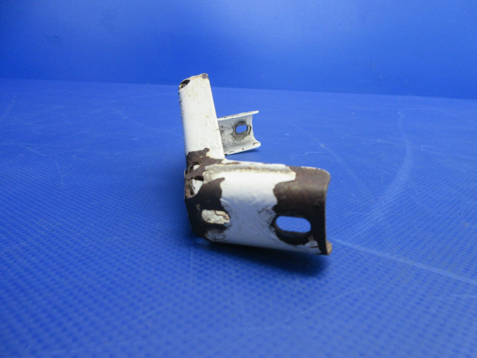 Piper PA-31T1 Cheyenne LH Main Gear Downlock Switch Bracket 41985-00 (0626-804)5