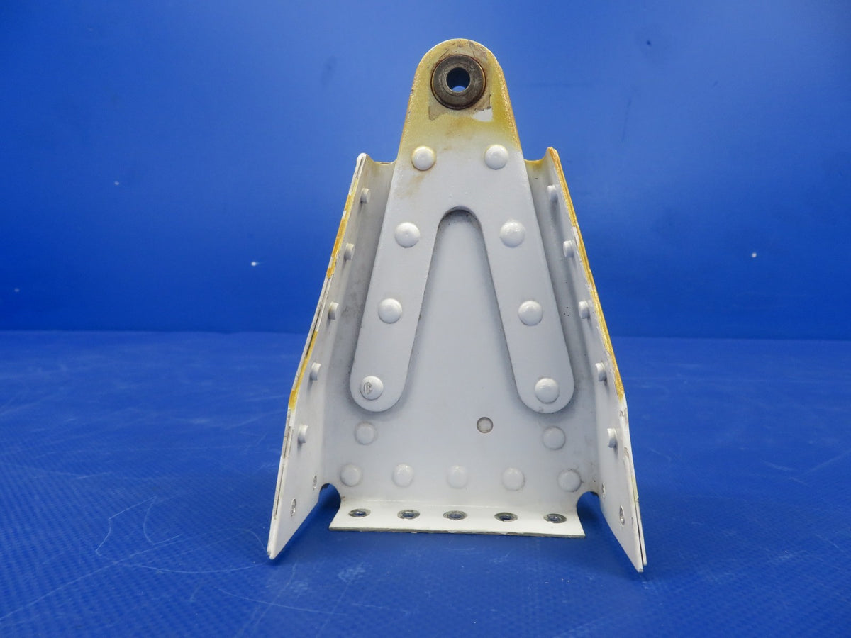 Cessna 421 Vertical Stabilizer Top Hinge P/N 5131011-1 (0726-406)4