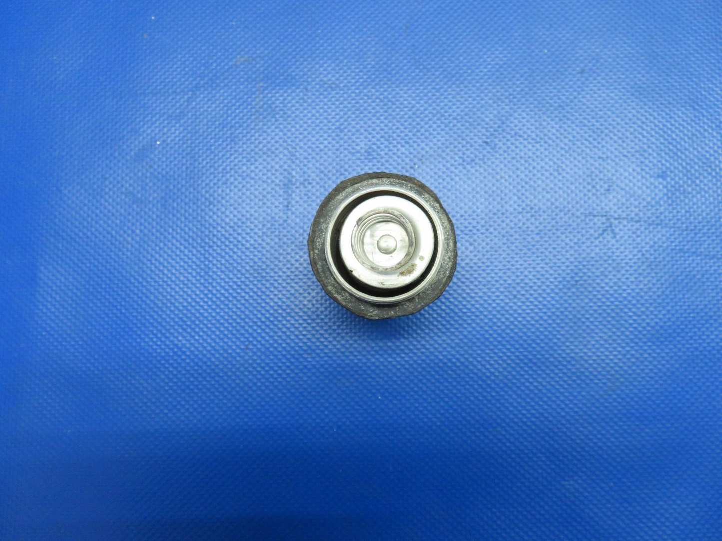 Early Cessna 310 / 310B Skinner Filter Assy P/N 08504758 (0824-1725)