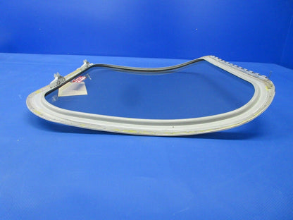 Beech 95 / D95A Travel Air Cabin Center Window Assy LH 35-410291-146 (0424-654)