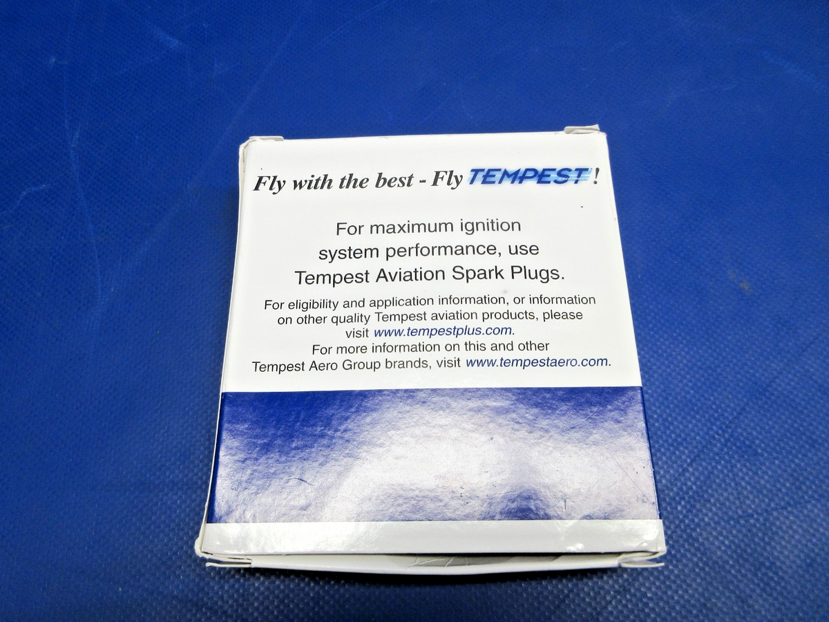 Tempest Spark Plug P/N URHM38E LOT OF 4 NOS (0826-854)4