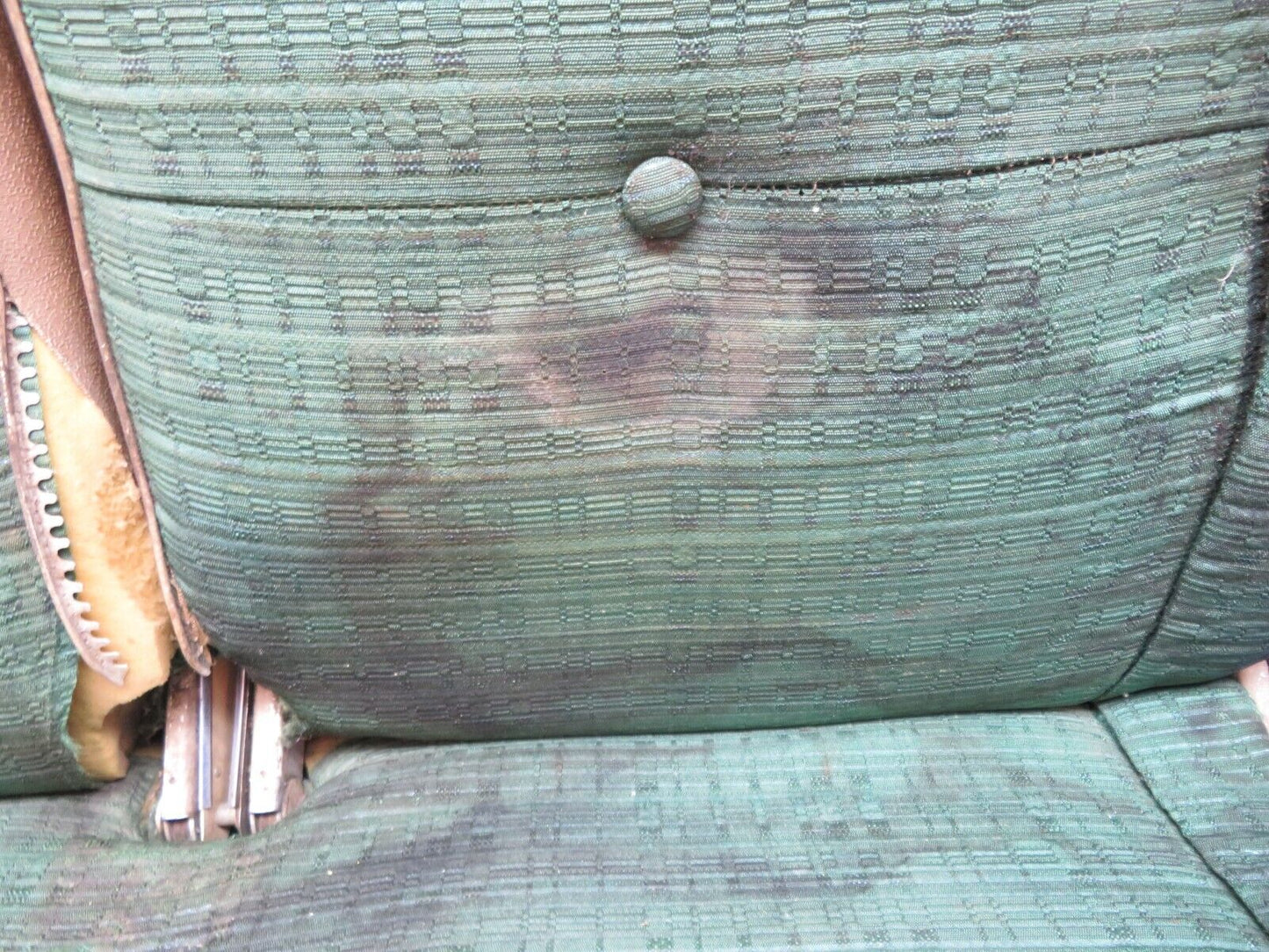 Cessna 172 / 172E Rear Seat Individually Reclining  P/N 0500210-28 (1123-246)