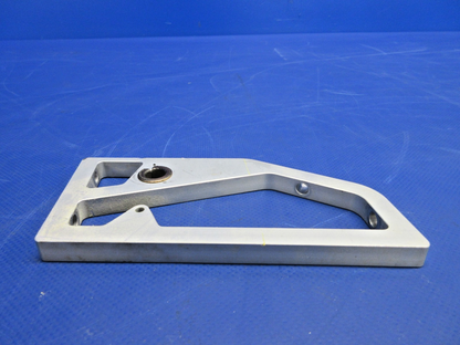 Diamond DA-40 Control Column Mounting Bracket P/N DA4-2703-15-00 (0926-885)5