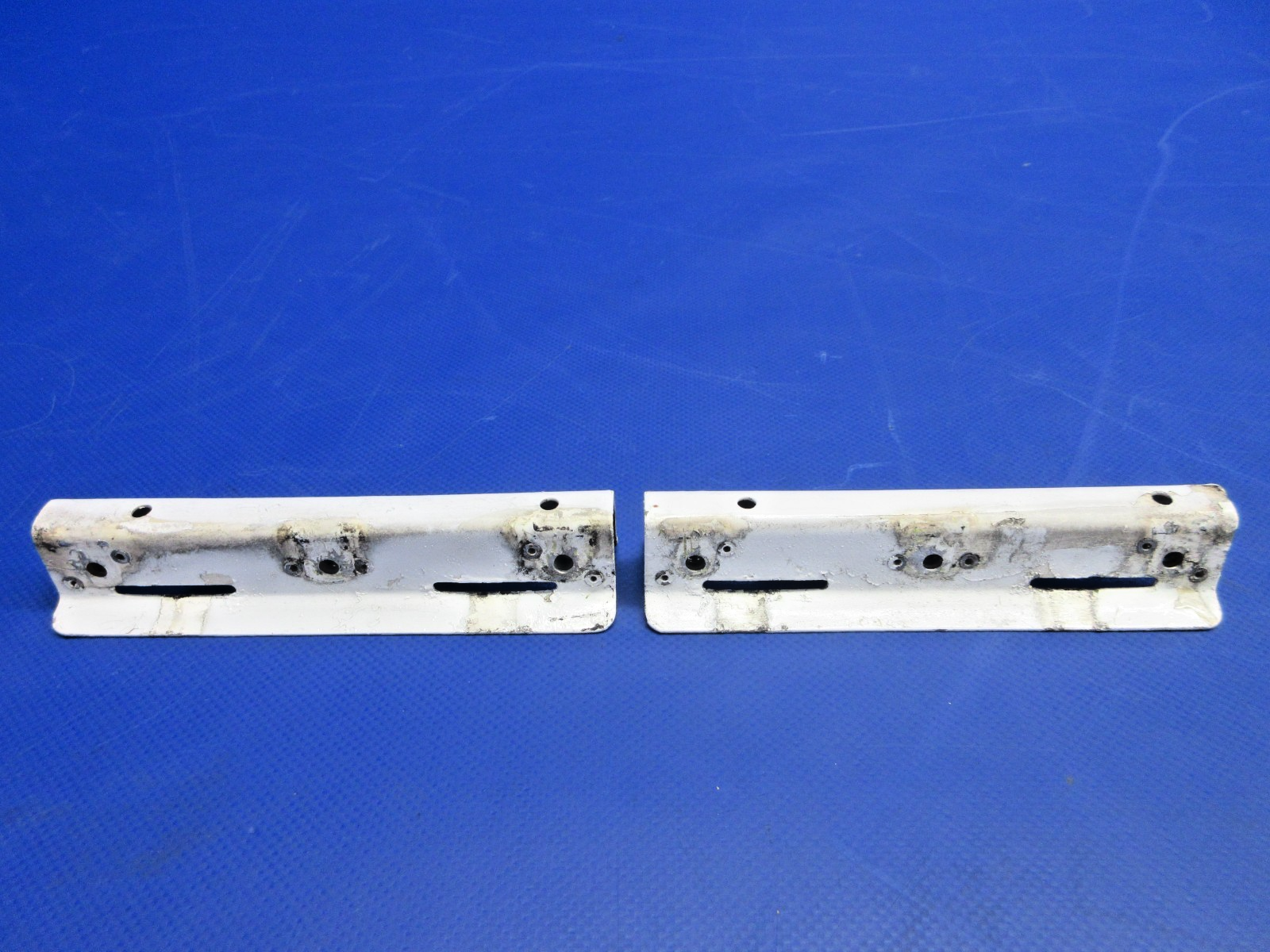 Piper PA-31T1 Main Gear Brake Line Bracket P/N 41220-00 LOT OF 2 (0626-803)0