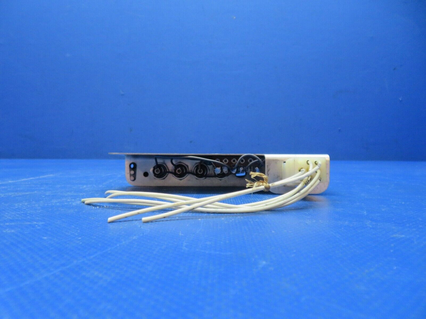 Piper PA-32RT-300T Lance II Annunciator Panel P/N 79333-03 (1024-215)