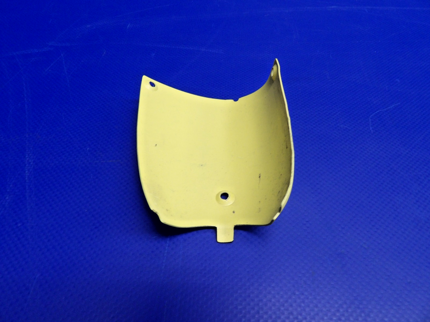 Cessna RH Wing Tip Navigation Light Shield P/N 0523566-2 NOS (0426-1205)10