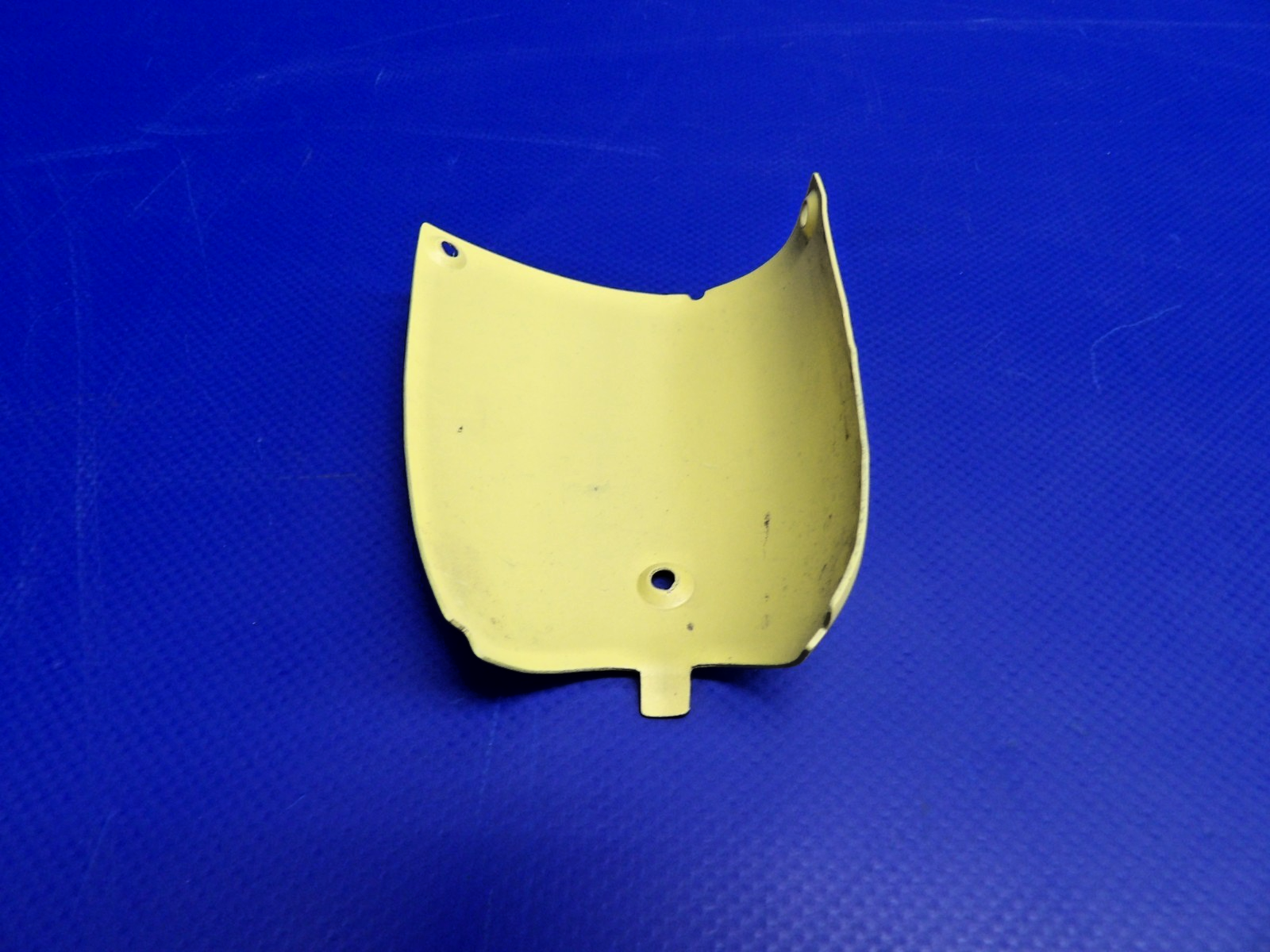 Cessna RH Wing Tip Navigation Light Shield P/N 0523566-2 NOS (0426-1205)10