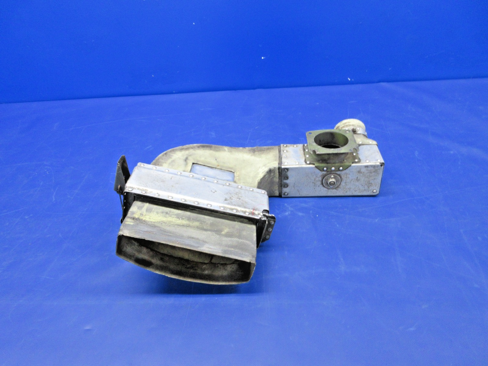 Cessna 310 / 310I LH Air Induction Box P/N 0850440-2 (0326-2013)0
