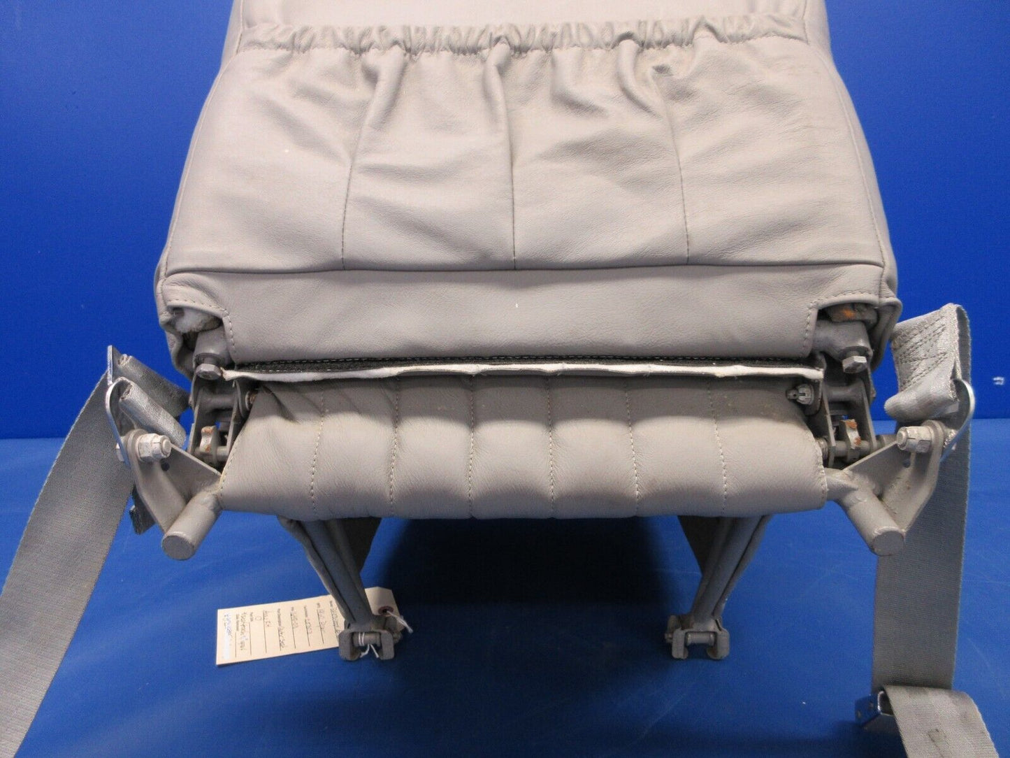 Piper PA-23-250 Aztec Center Seat Assy RH P/N 16481-03 (0624-1353)