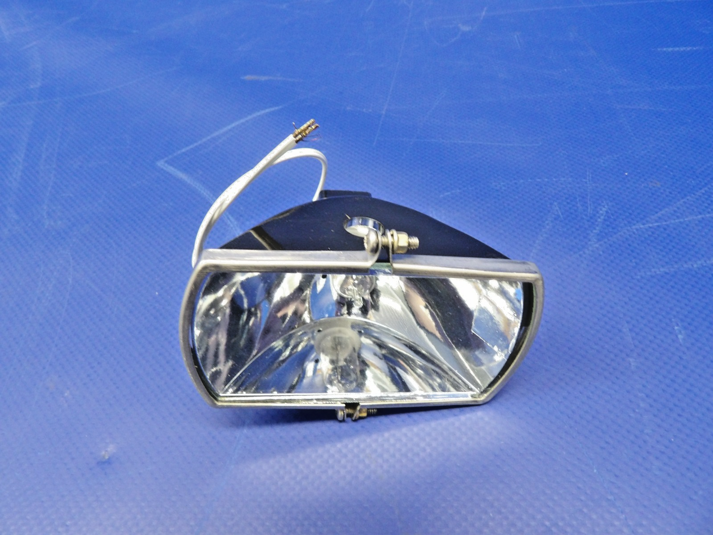 Whelen A775-EXP-28 LED Recognition Light 28V P/N 01-0770111-01 NOS (0426-1274)2