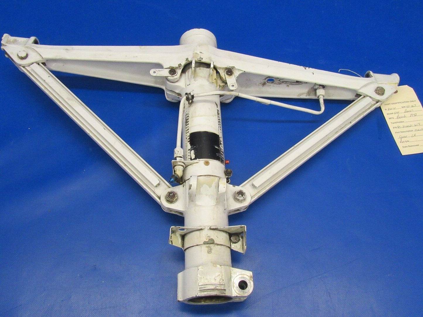 Beech Baron 55 / 58 Main Landing Gear LH P/N 95-810002-619 (1217-02)