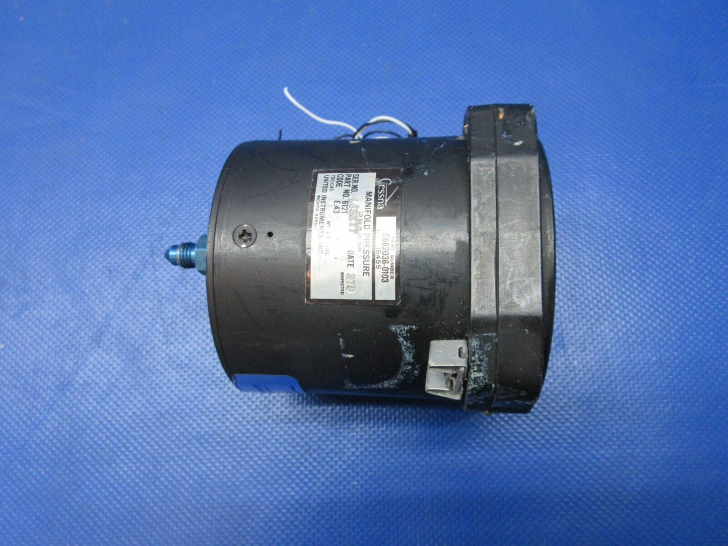 Cessna 337 United Instruments Dual Manifold Pressure Indicator 6121 (0724-1277)