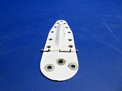 Cessna 172 / 172RG LH Cabin Door LWR Hinge P/N 2417003-1 (0926-872)8