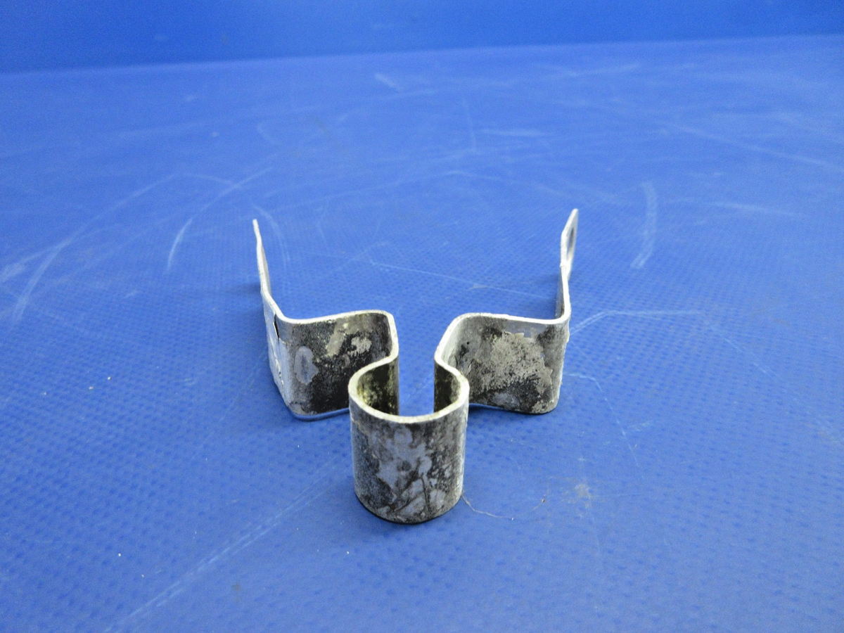 Piper Cherokee Brake Line Hose Clips 63332-03, 63332-003 LOT OF 4 (0926-852)7
