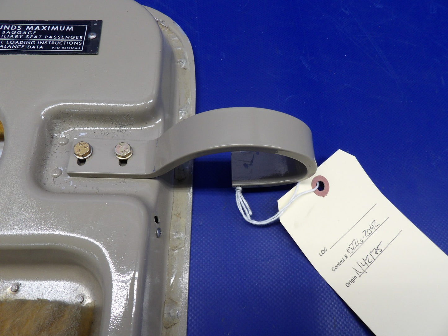 Cessna 182 / 182L Baggage Door NO Key P/N 0711629-5 (0226-2042)5