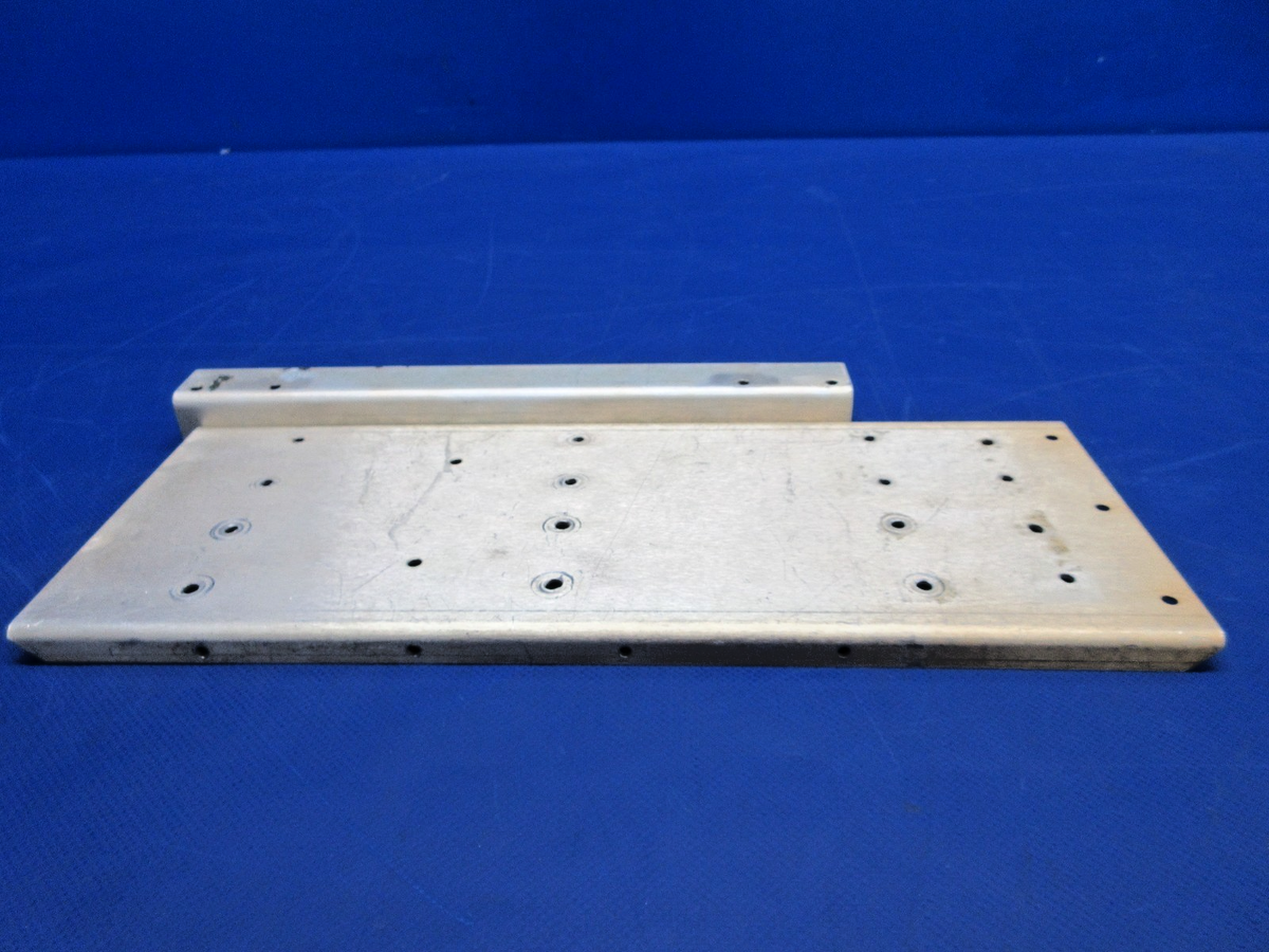 Cessna 421 S-Tec Autopilot Computer Brackets P/N 6014 LOT OF 5 (0526-925)6