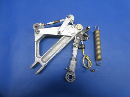 Piper PA-32RT-300T Lance II LH Main Gear Truss Assy P/N 67025-05 (0924-931)