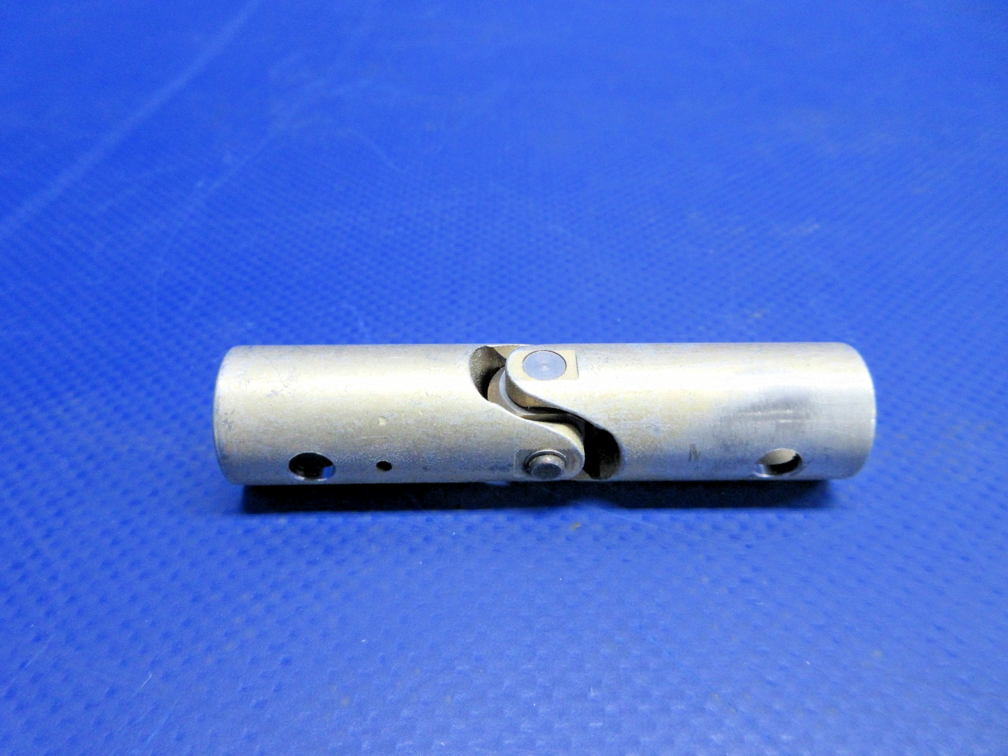 Cessna Control Yoke Universal Joint P/N 0411257 NOS (0426-725)0