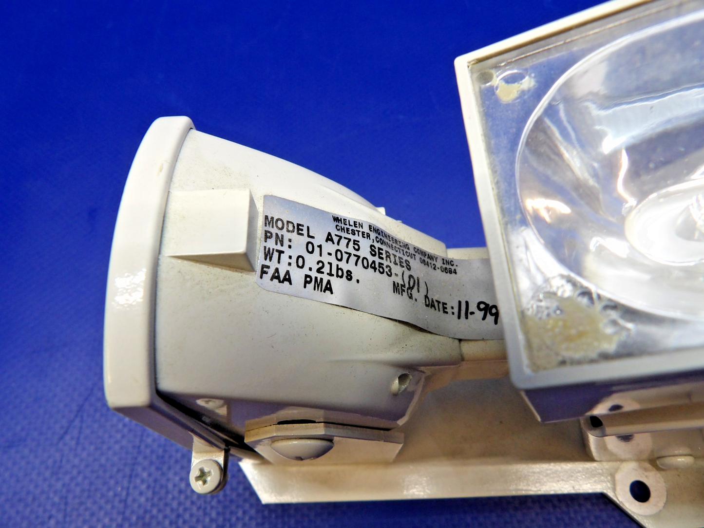 Whelen 90029 LH Strobe Wing Tip Light 28V P/N 100-384118-25 TESTED (0426-1334)4