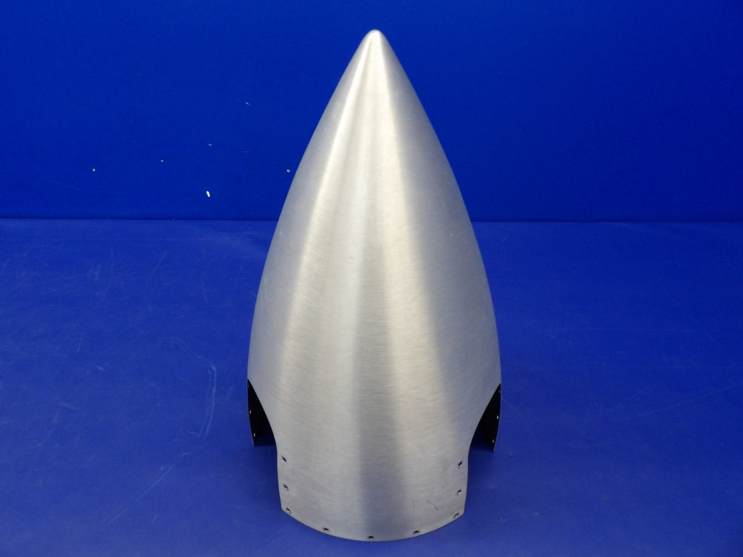 Cessna 421 3-Blade McCauley Propeller Spinner P/N D3573 (0726-2083)3