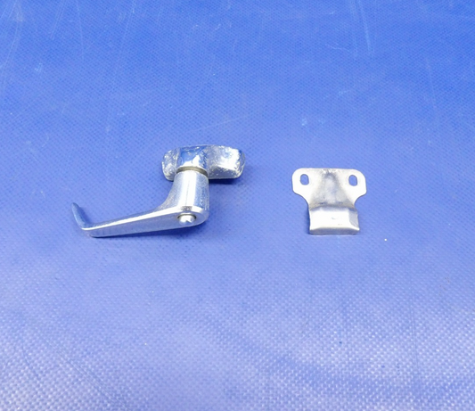 Cessna 172 / 172RG RH Cabin Door Window Latch P/N S1483-1 (0826-1239)0