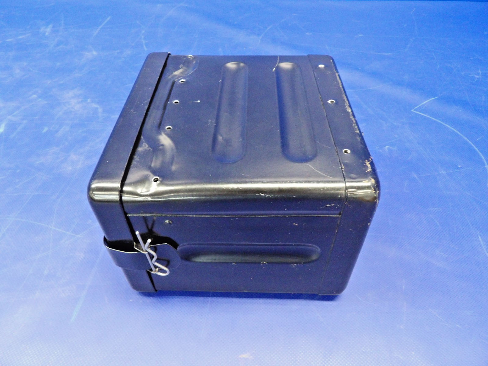 Cessna 172 / 172G Battery Box & Lid P/N 0513011-11 (0326-1269)4