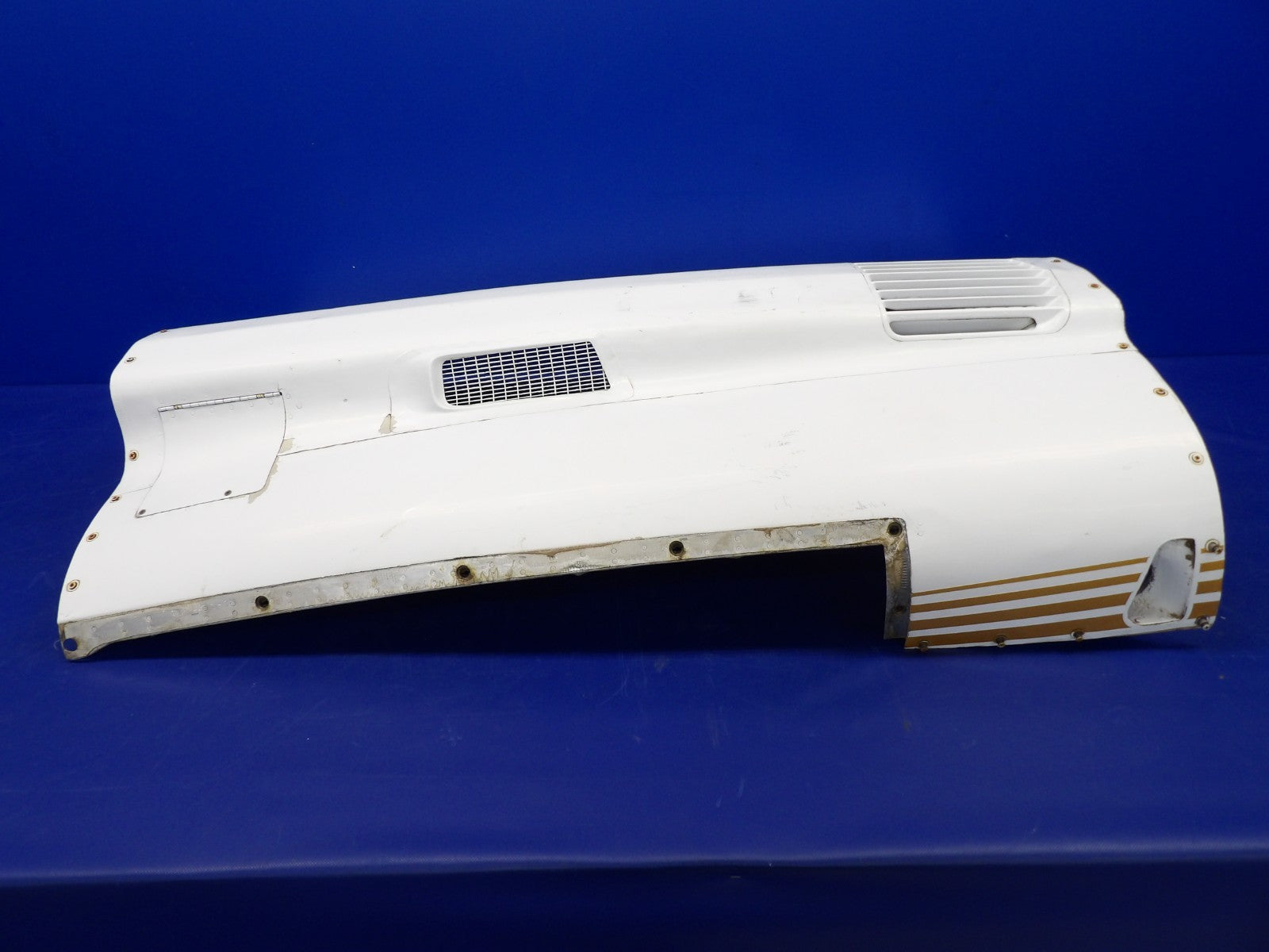 Cessna 421 Upper Right Hand Engine Cowl P/N 5121002-202 (0726-1244)5