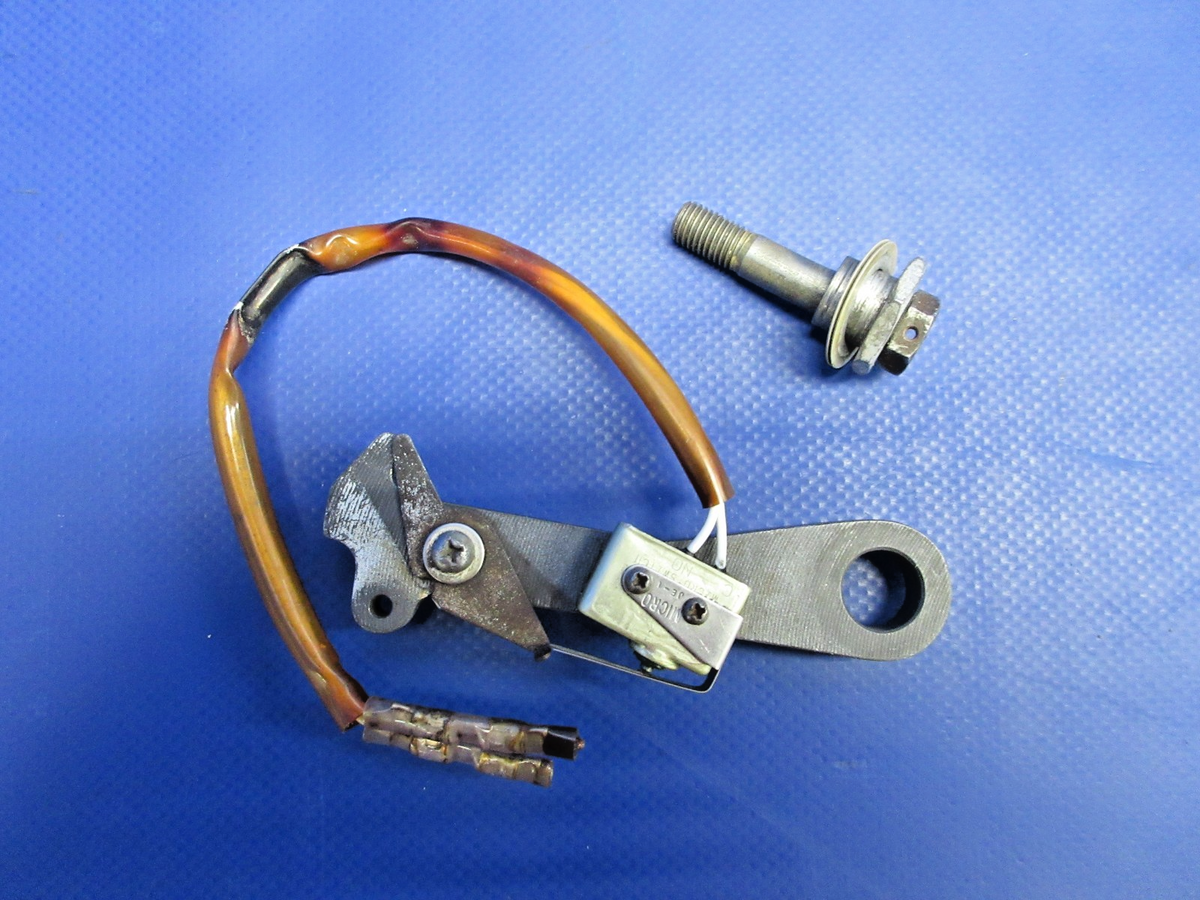Cessna 172RG Cutlass Hook Downlock w/ Switch P/N 2241106-3 (0826-818)1