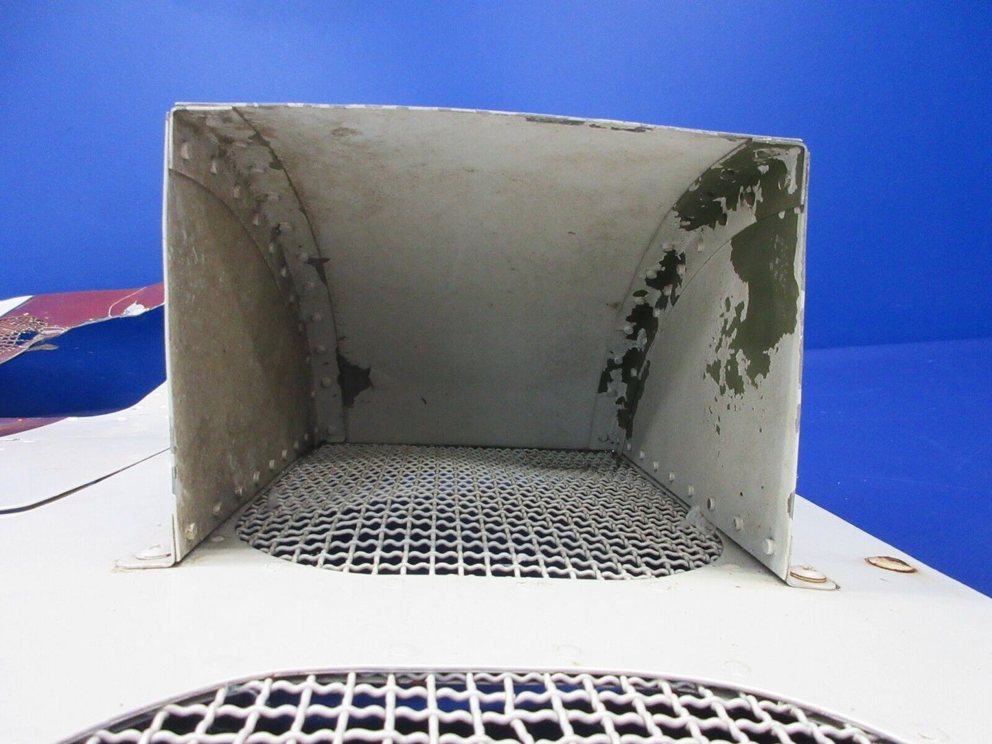 Bell 47J-2 Helicopter Fuselage Cowl RH P/N 47-340-207-231 (1124-1414)