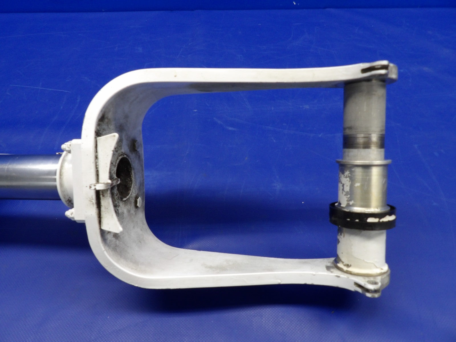Cessna 310 / 310I Nose Landing Gear P/N 0842000-77 FOR PARTS (0326-2006)18