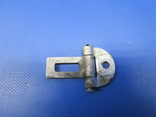 Cessna 180 / 180K Seat Belt Latch Assy P/N 0711083-1 (0524-1389)