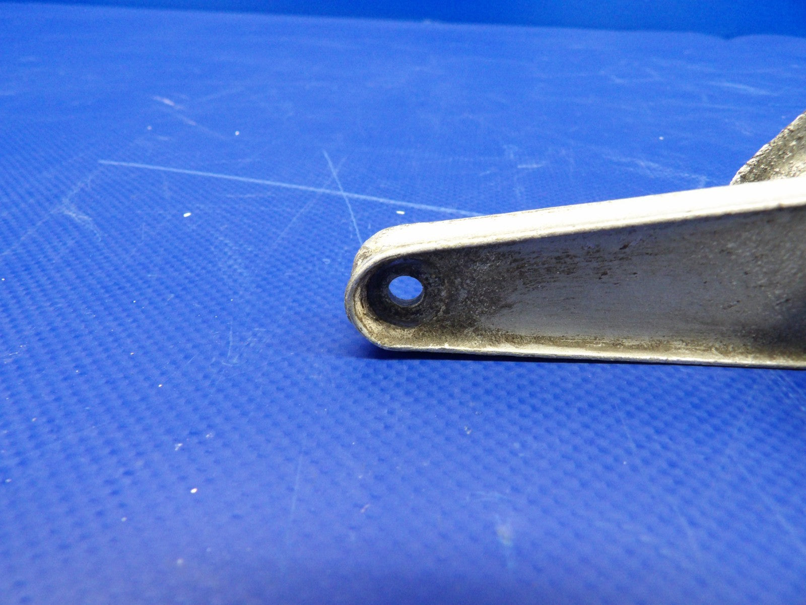 Beech 95 / D95A Travel Air Nose Gear Door Actuator P/N 95-820006-1 (0326-404)14