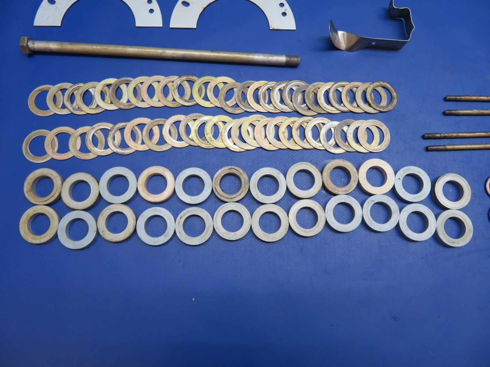 Continental IO-470-U Engine Hardware LOT (0326-1811)2