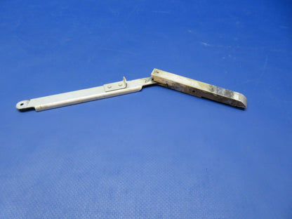 Cessna 182 / 182H Cabin Door LH Latch P/N 0711061-6 (0226-215)8