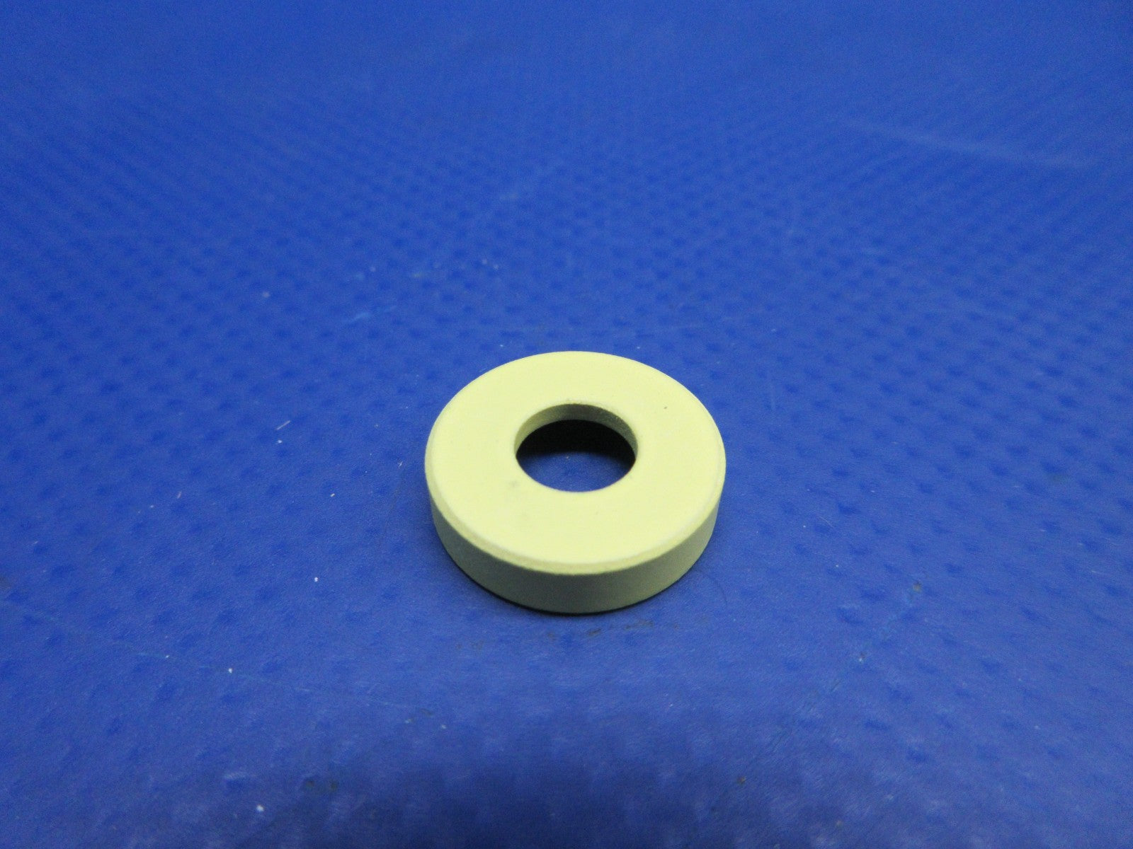 Beech Carpet Channel Retainer Spacer P/N 101-530836-17 LOT OF 5 NOS (0326-976)8