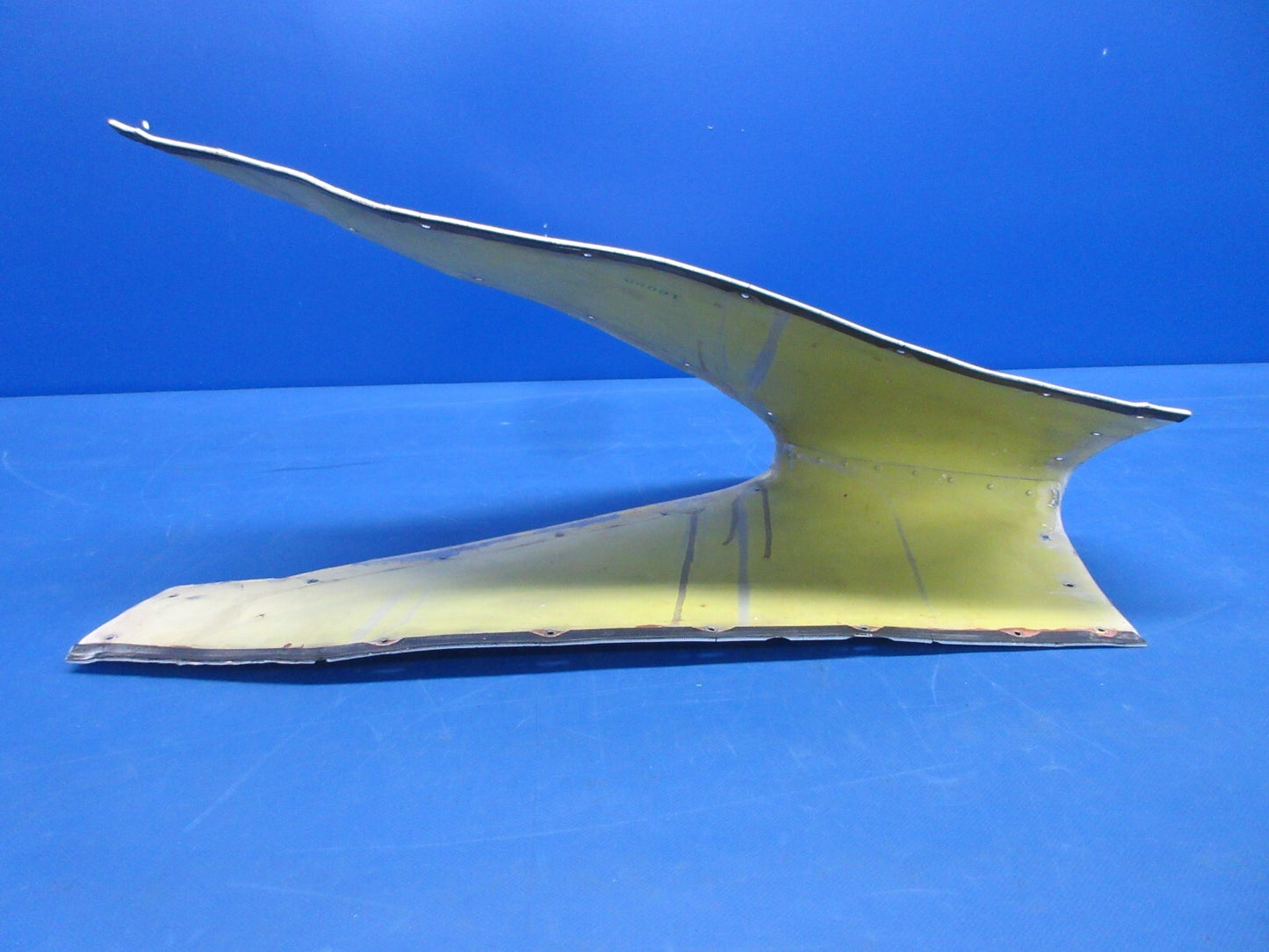 Piper PA-23-250 Aztec Fin Fairing Assy P/N 16086-00 (0524-2099)5
