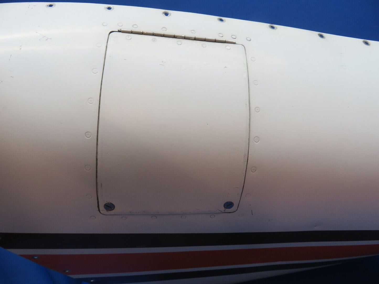 Mooney M20 / M20E RH Cowl w/ Oil Door P/N 650007-504, 650008 Damaged (0524-1762)