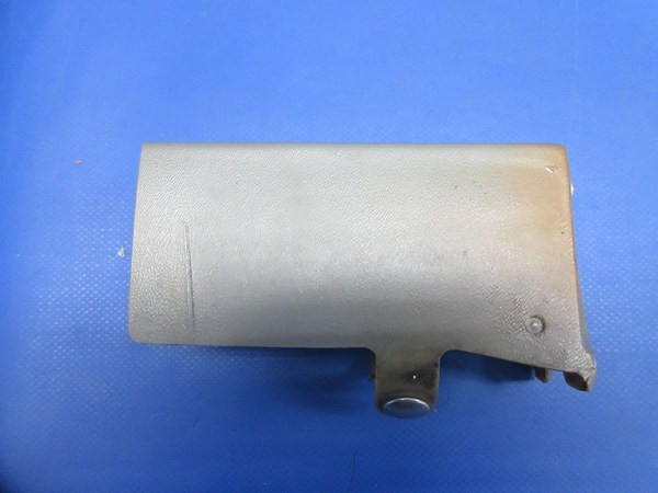 Piper PA-32RT-300T Lance II Brake Cylinder Reservoir & Case 38465-02 (0924-887)