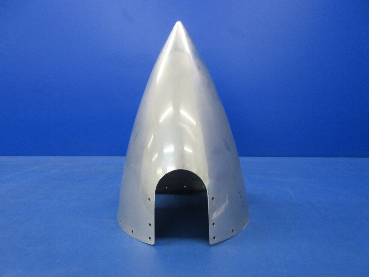 Cessna 310R McCauley Propeller Spinner Dome 3-Blade Prop P/N D3534 (1024-1358)
