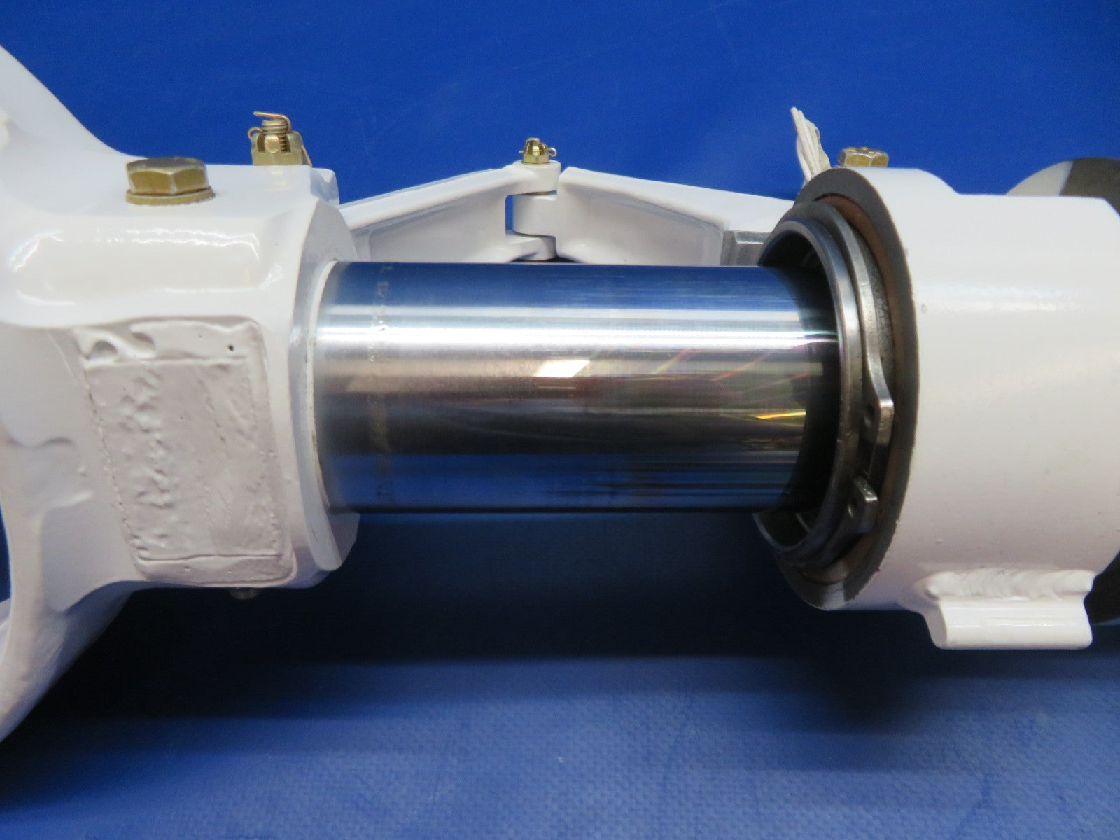 Cessna 172RG NG Shock Strut w/ Squat Switch P/N 2443006-201 REBUILT (0726-105)15