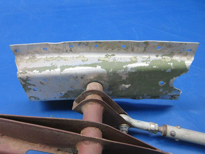 Cessna 210 Aileron Bellcrank Assy LH w/ Brackets & Rod P/N 1221087-1 (0624-1328)