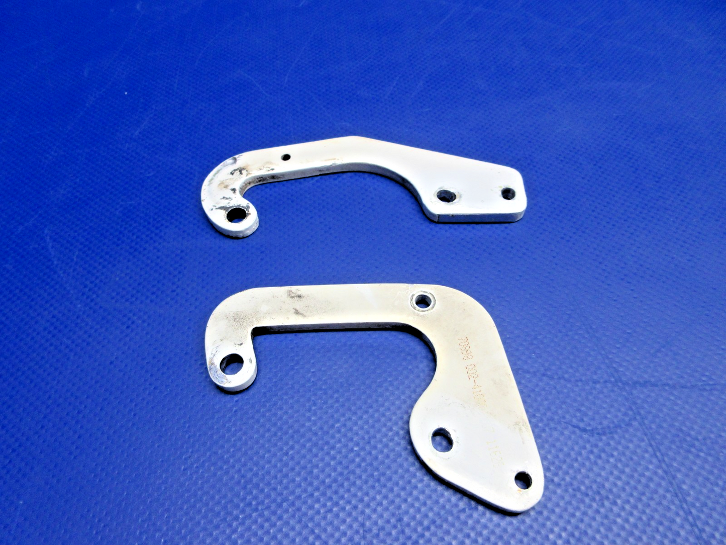 Beech Nose Gear Door Hinge FWD & AFT P/N 95-410031-17 SET OF 2 (0326-823)2