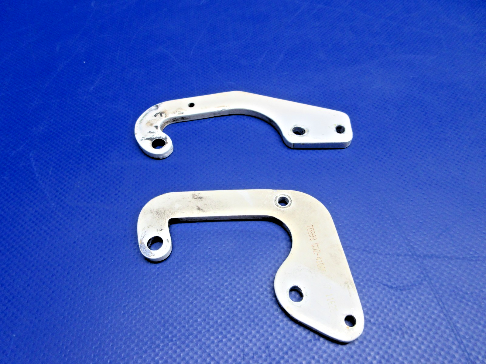 Beech Nose Gear Door Hinge FWD & AFT P/N 95-410031-17 SET OF 2 (0326-823)2
