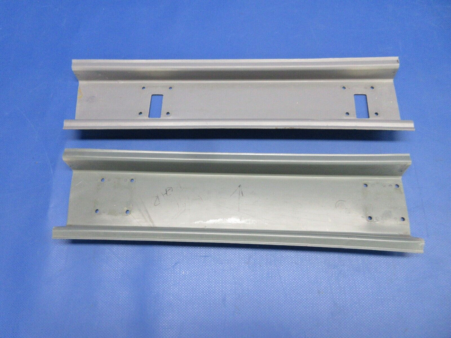 Piper PA-34-200T Seat Trim Channel LH & RH FWD & Rear P/N 6890-16 (0524-1908)