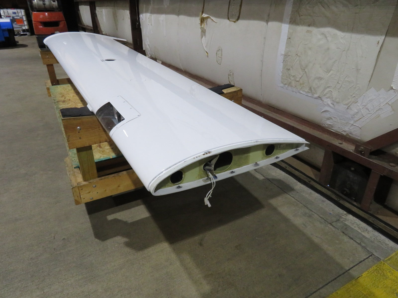 2001 Diamond DA-40-180 Left Hand Wing S/N 40.044 (0326-97)12