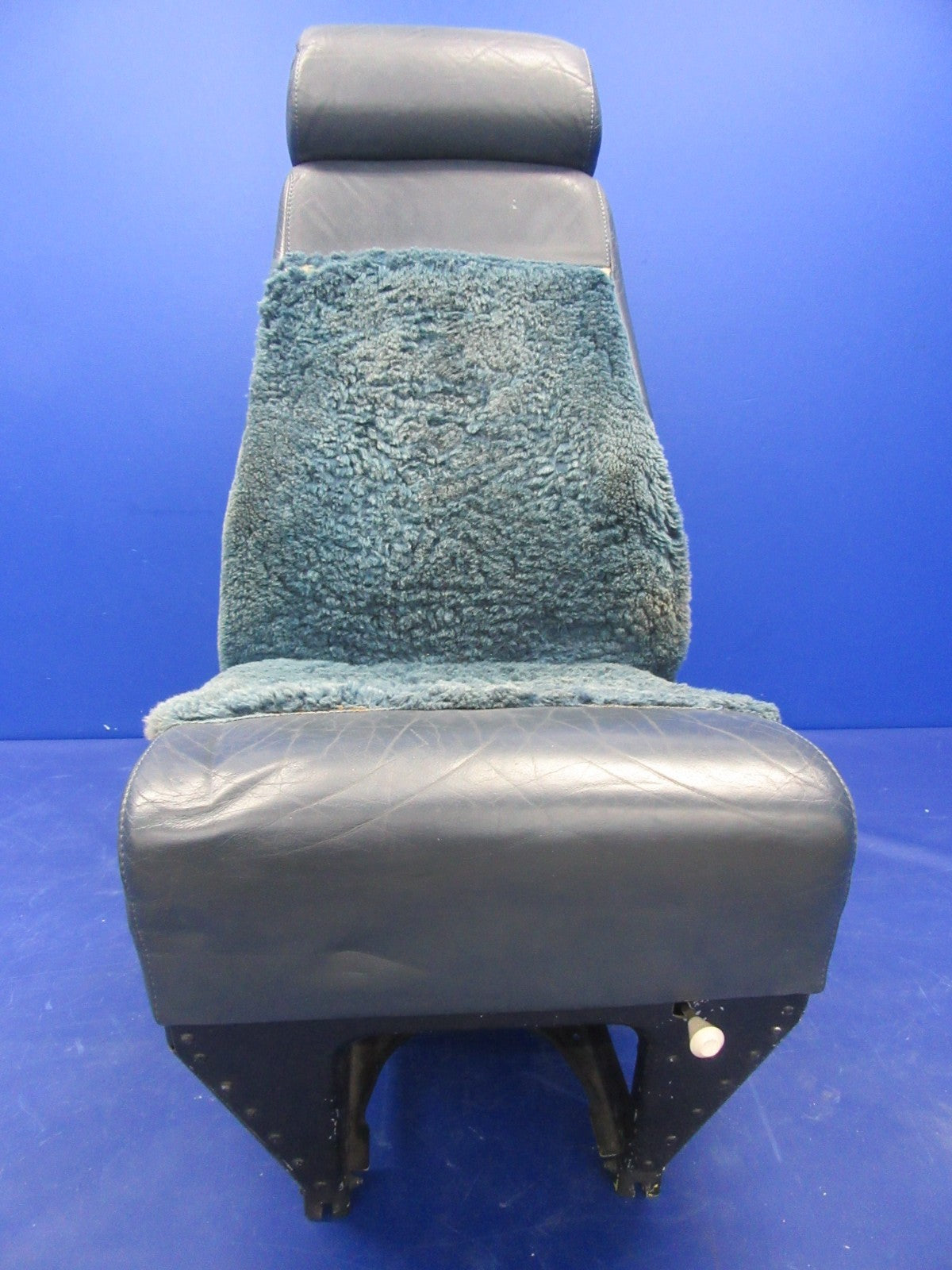 Beech 76 Duchess Pilot Seat P/N 169-534024-1 (0326-55)1